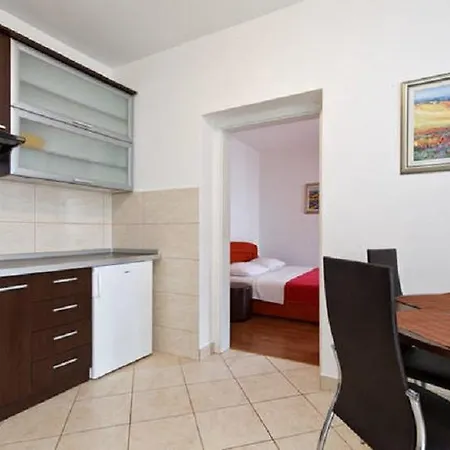 Ivarossa Apartment *